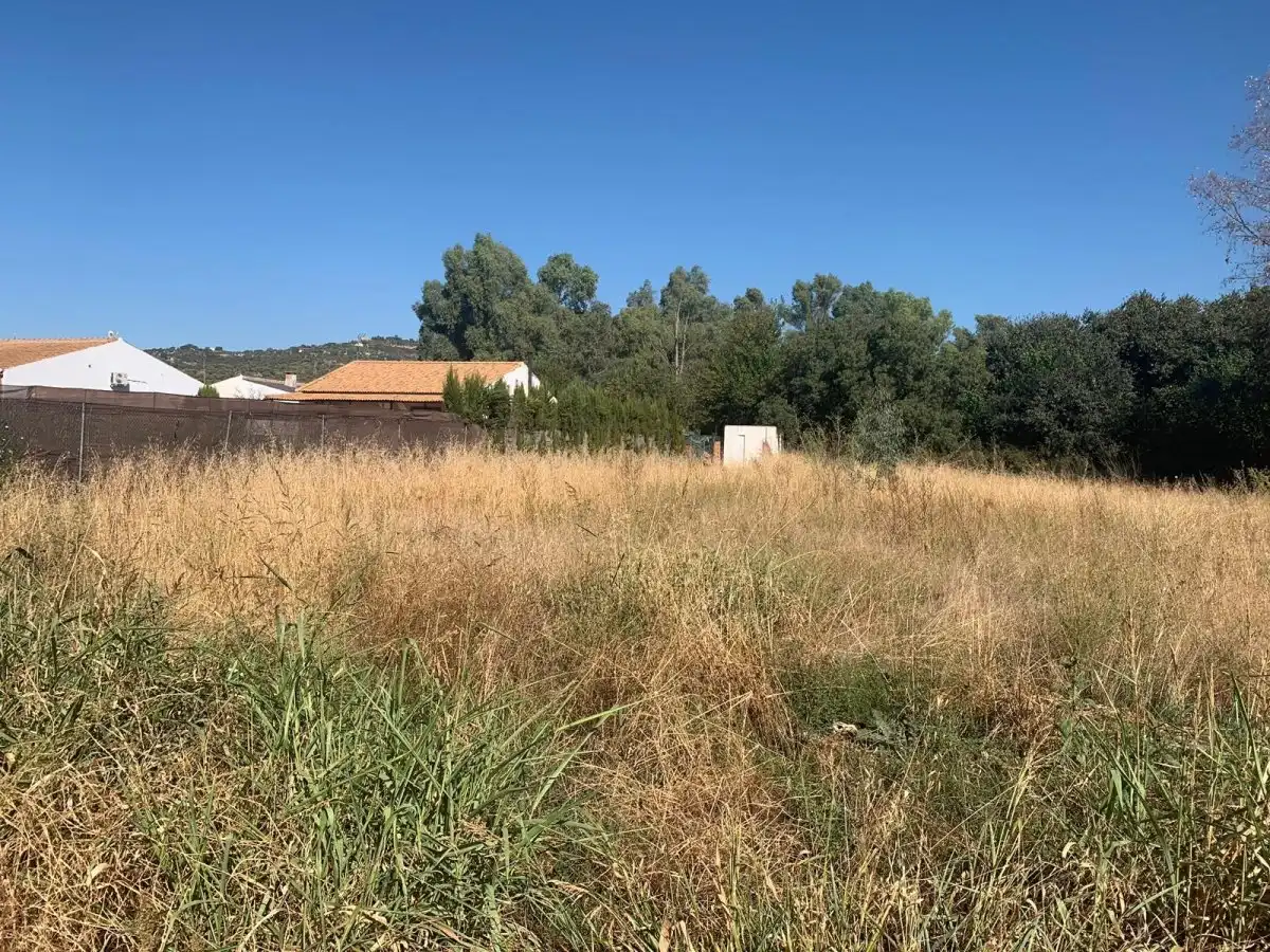 Residential land for sale in Almodóvar del Río