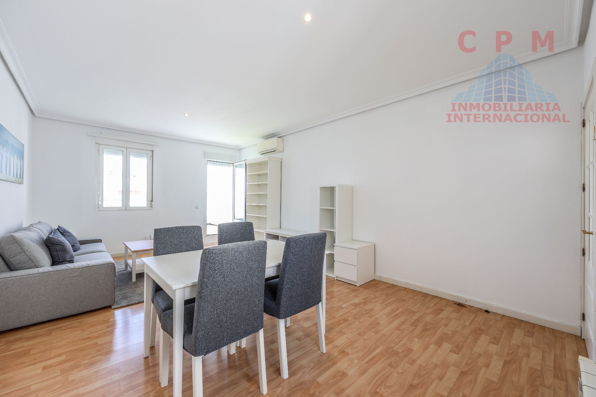 Dining room of Attic to rent in  Madrid Capital  with Air Conditioner, Heating and Parquet flooring