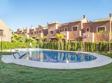 Casa aparellada amb piscina en venda a SANTA MARIA