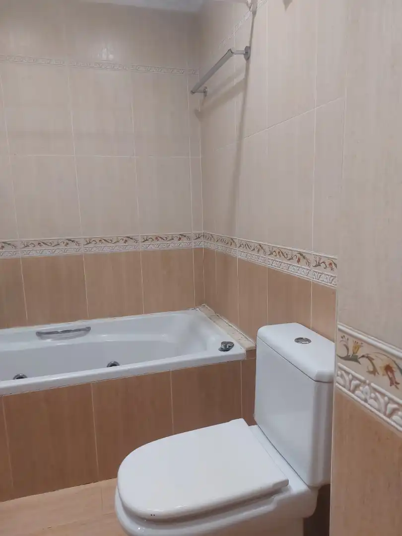 Baño de Casa adosada de alquiler en Benalmádena con Aire acondicionado, Terraza y Amueblado
