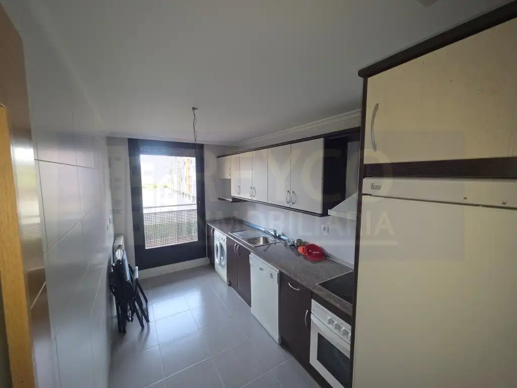 Küche von Wohnungen zum Verkauf in  Logroño mit Heizung, Terrasse und Schwimmbad