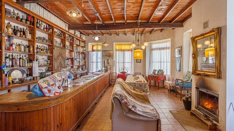 Dos casas unidas con bar tradicional y hórreo en Roupar, imagen 2