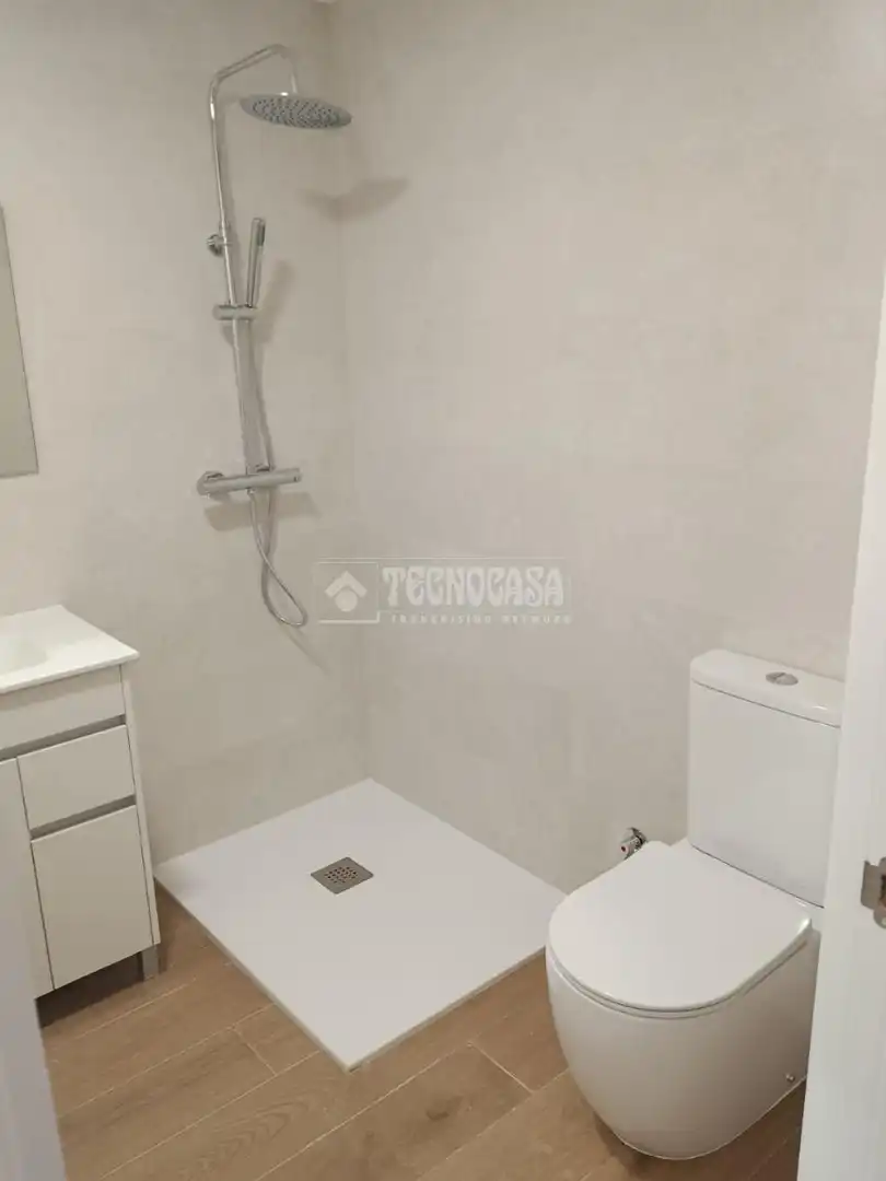 Bany de Local en venda en Rivas-Vaciamadrid amb Terrassa