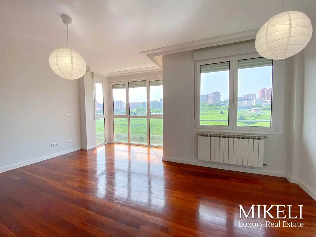 Living room of Flat for sale in Santander  with Heating, Storage room and Balcony