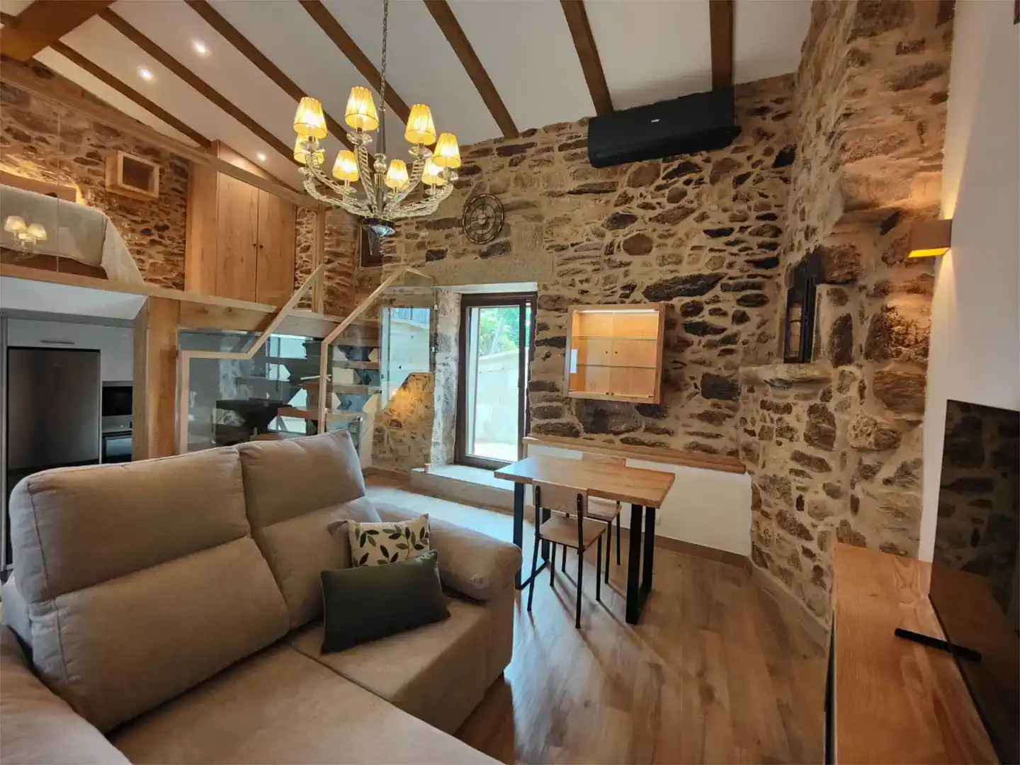 Sala d'estar de Casa adosada de lloguer en Vedra amb Aire condicionat i Moblat