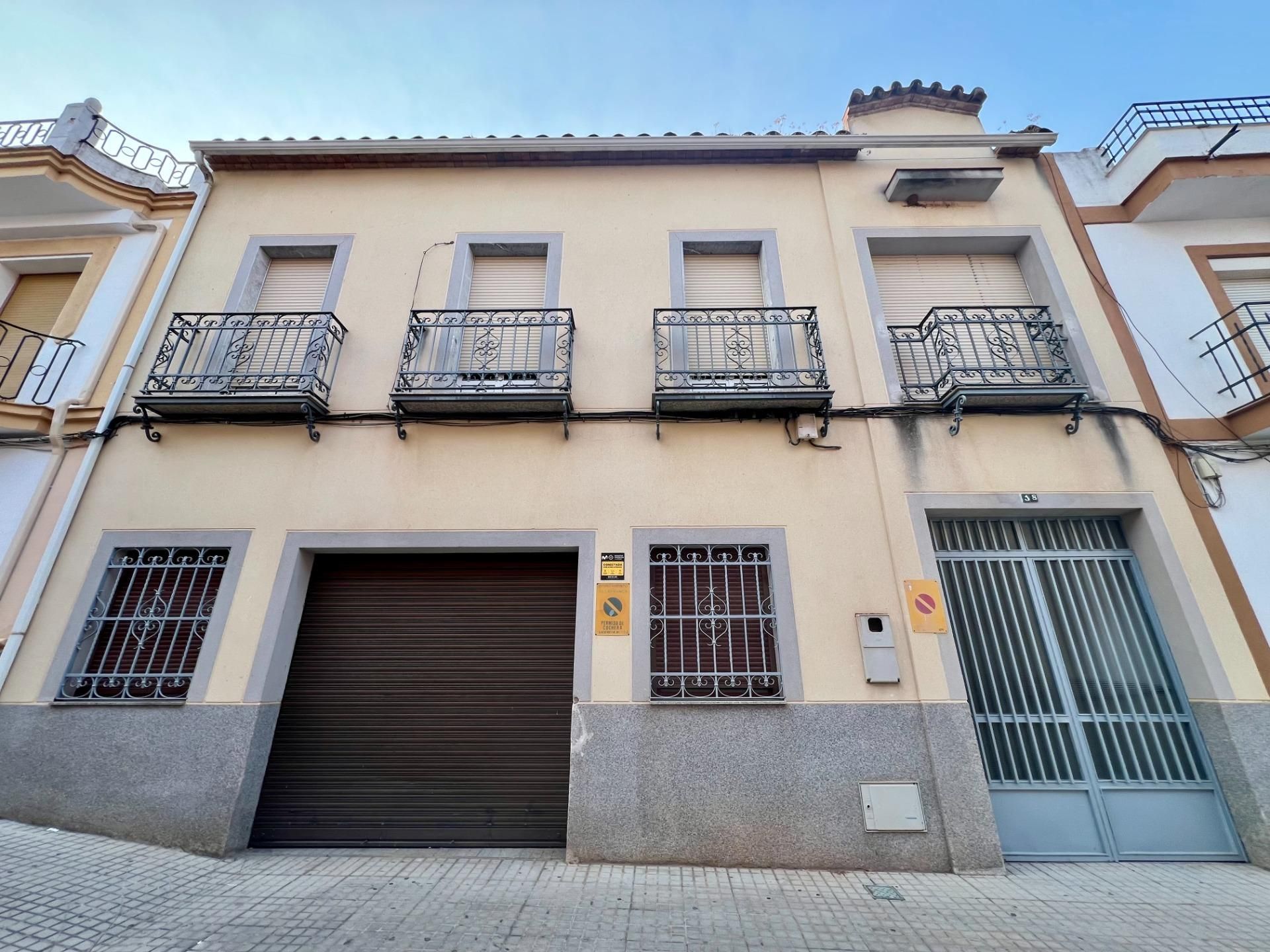 Vista exterior de Casa o xalet en venda en Villafranca de Córdoba amb Aire condicionat, Terrassa i Traster