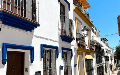 Exterior view of Single-family semi-detached for sale in Marbella  with Air Conditioner, Heating and Parquet flooring