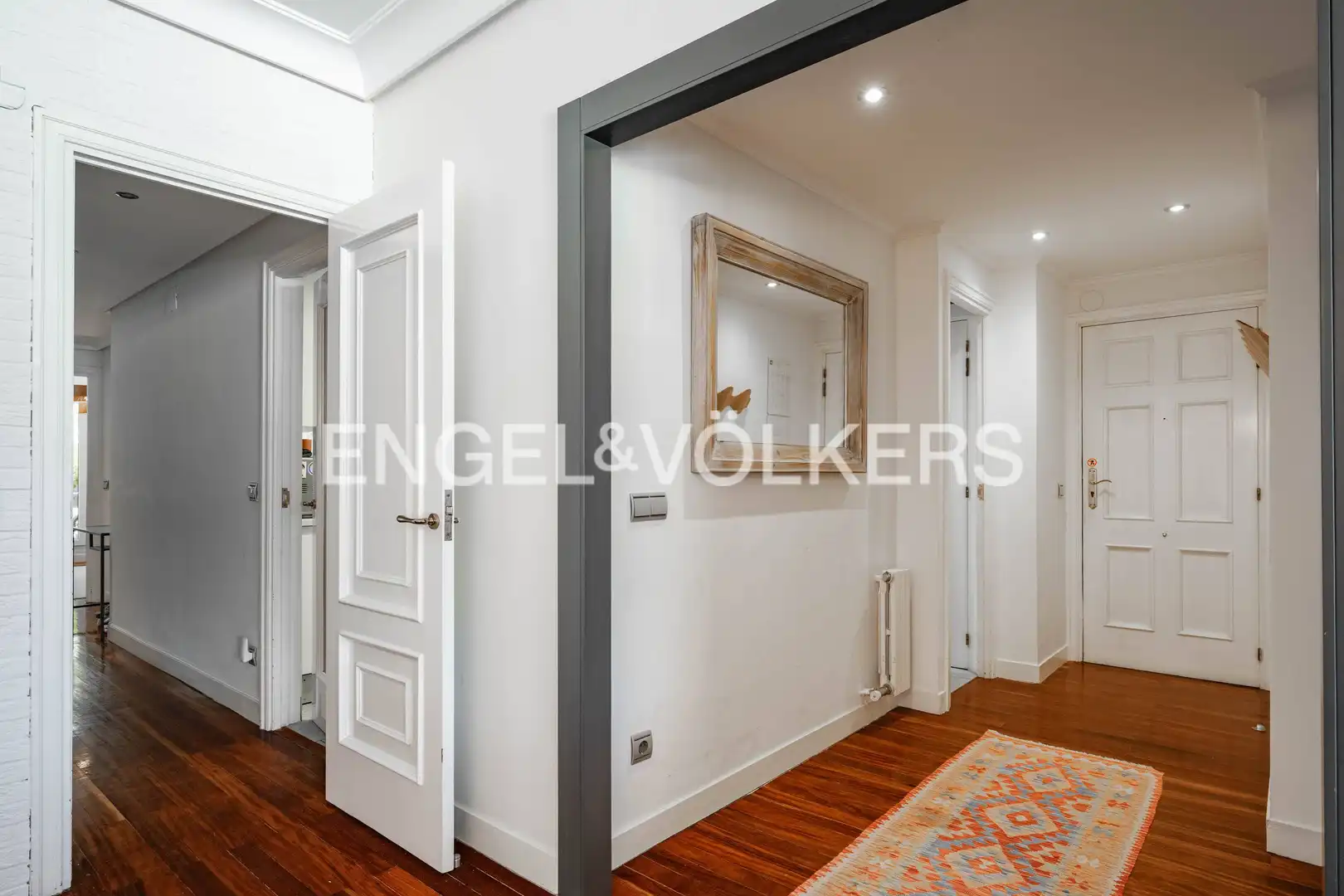 Piso en venta en Donostia - San Sebastián  con Calefacción, Parquet y Terraza