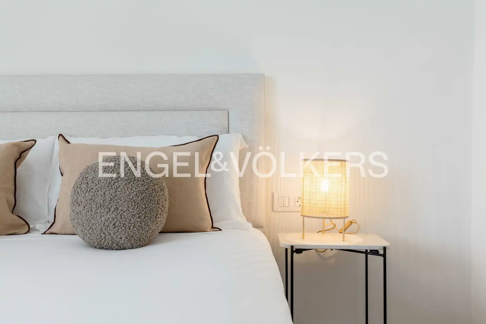 Bedroom of Flat for rent in Barcelona  with Air Conditioner, Heating and Parquet flooring