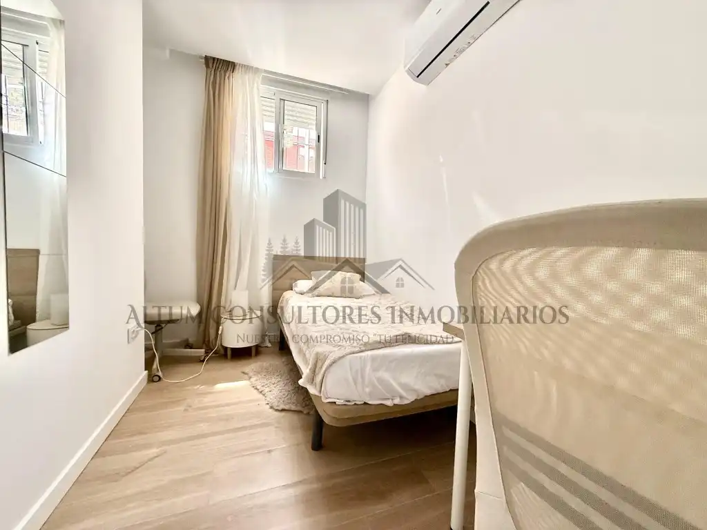 Bedroom of Flat for rent in Sevilla