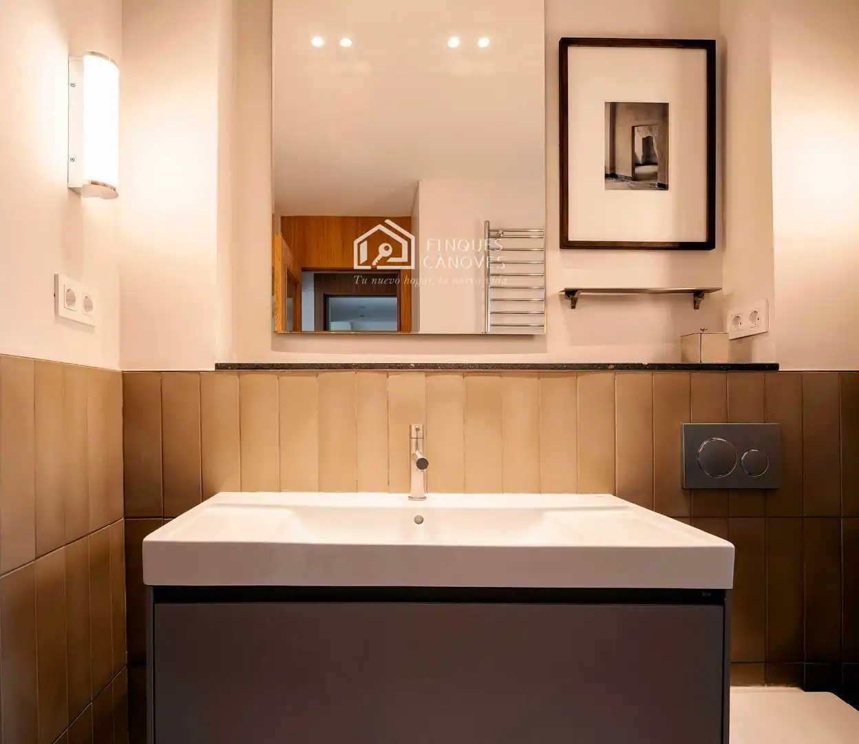 Bathroom of Flat for sale in Girona  with Air Conditioner, Heating and Terrace