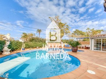 Maison avec piscine à vendre à Requesens 125