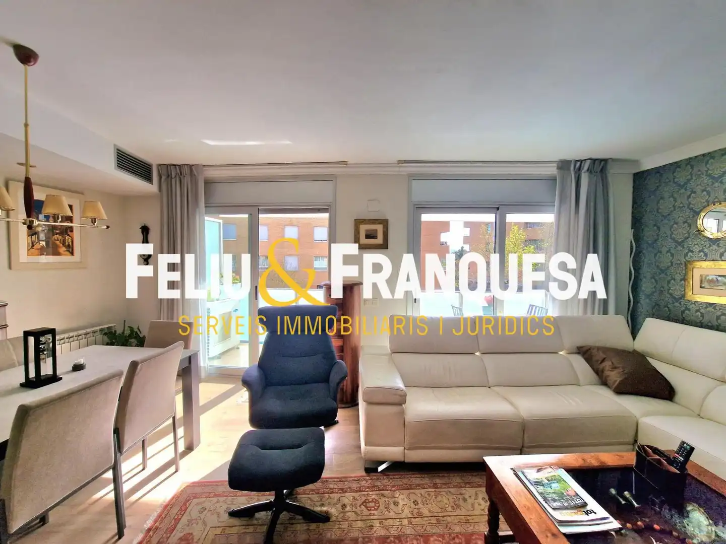 Exterior view of Flat for sale in Sant Cugat del Vallès  with Heating, Terrace and Storage room