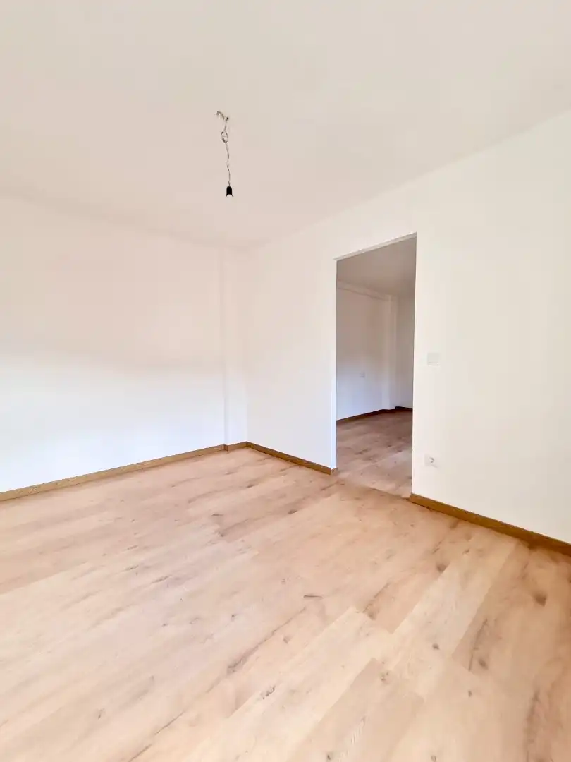 Dormitori de Pis en venda en Gijón  amb Jardí privat, Parquet i Traster