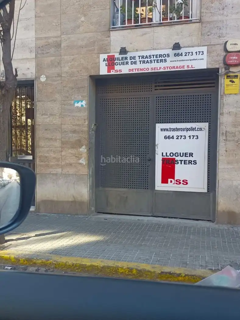 Business premises for sale in Carrer Monturiol 64