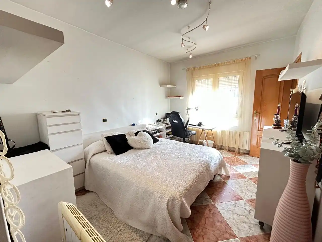 Schlafzimmer von Haus oder Chalet zum Verkauf in El Casar mit Heizung, Privatgarten und Terrasse