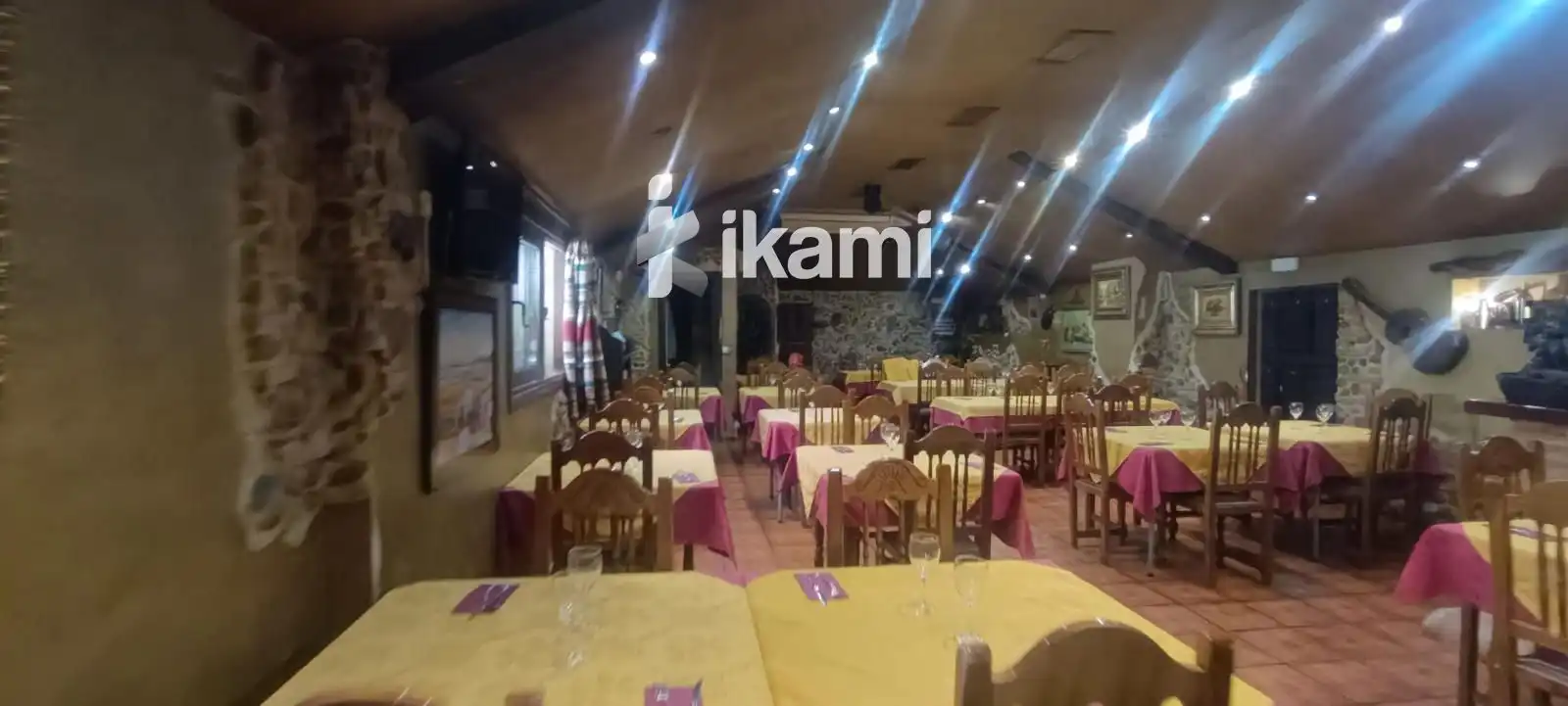 Local en venda en Madrid amb Terrassa, Moblat i Internet
