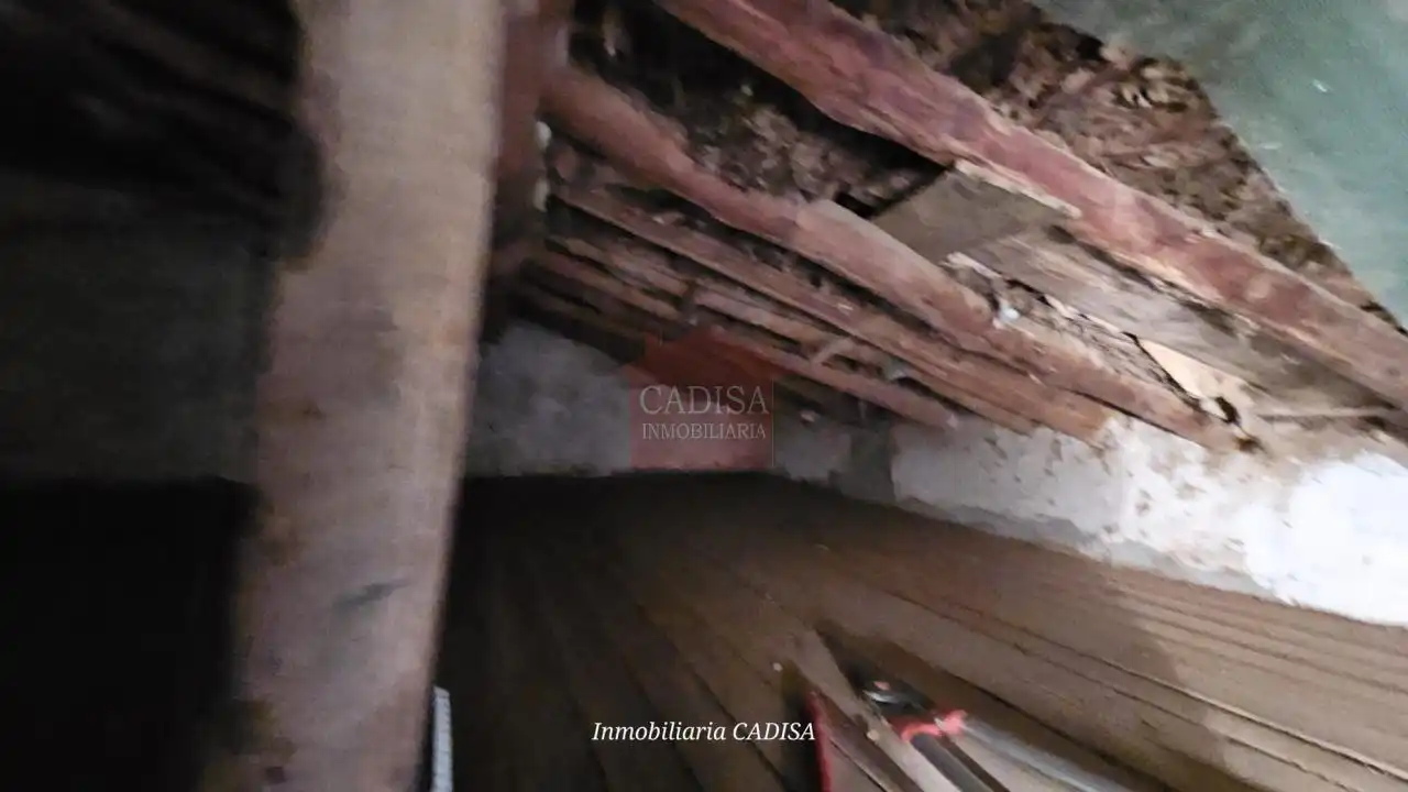 Casa o xalet en venda en Parada de Arriba amb Calefacció, Terrassa i Traster
