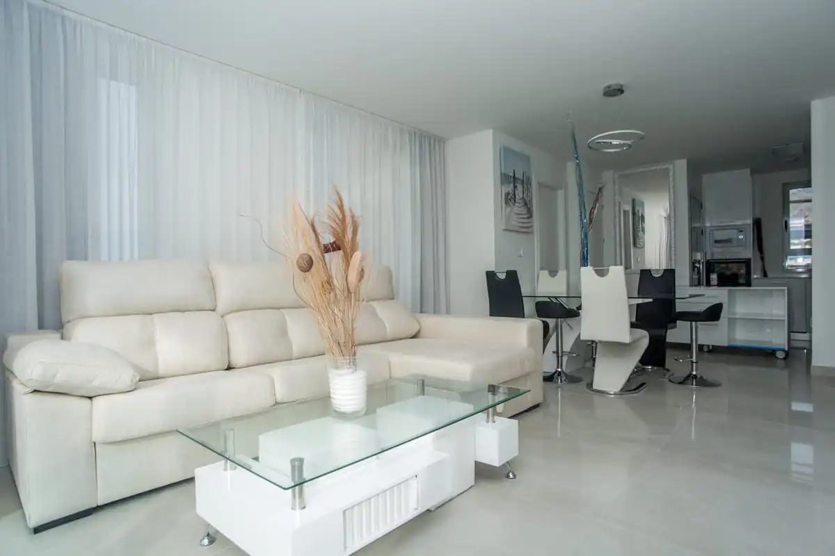 Sala d'estar de Apartament en venda en Finestrat amb Aire condicionat, Calefacció i Jardí privat