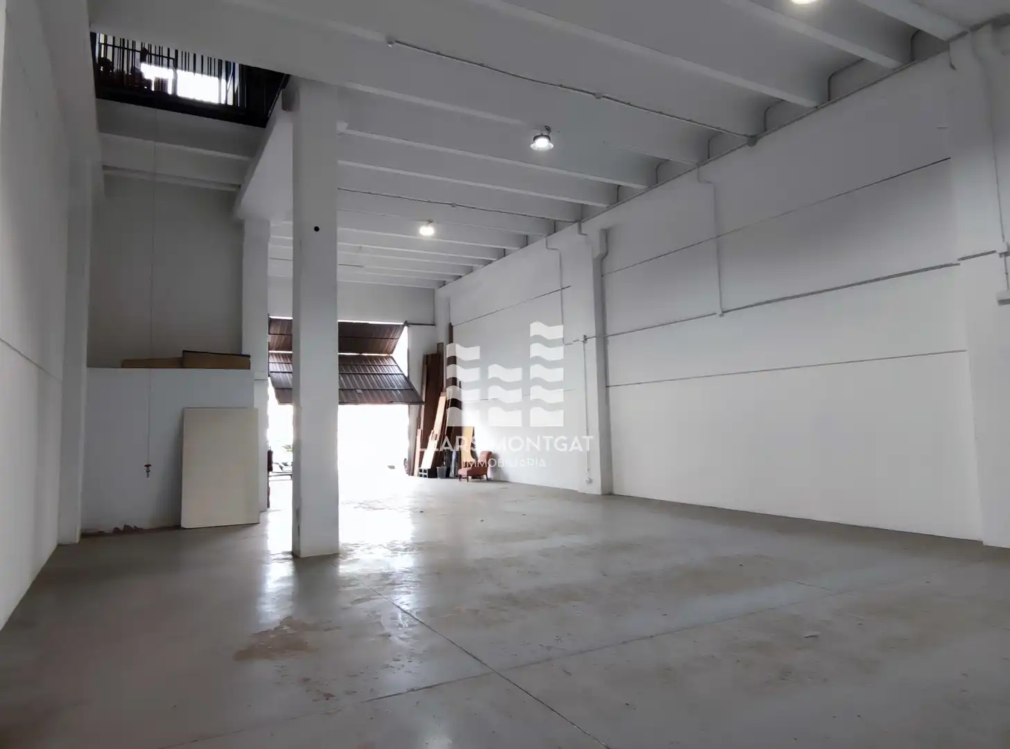 Nau industrial de lloguer en Montgat