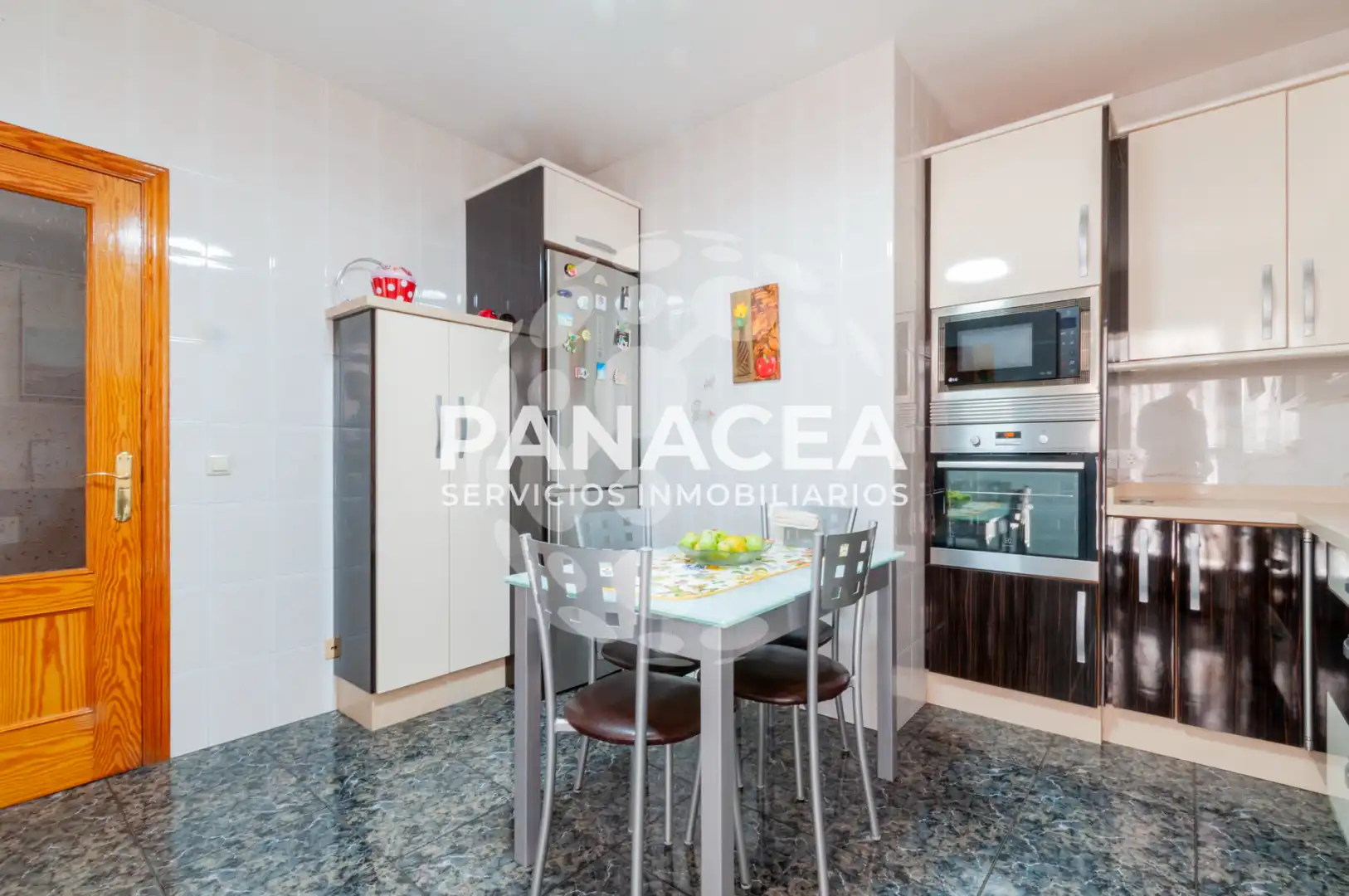 Cocina de Casa adosada en venta en Vícar con Jardín privado, Terraza y Amueblado