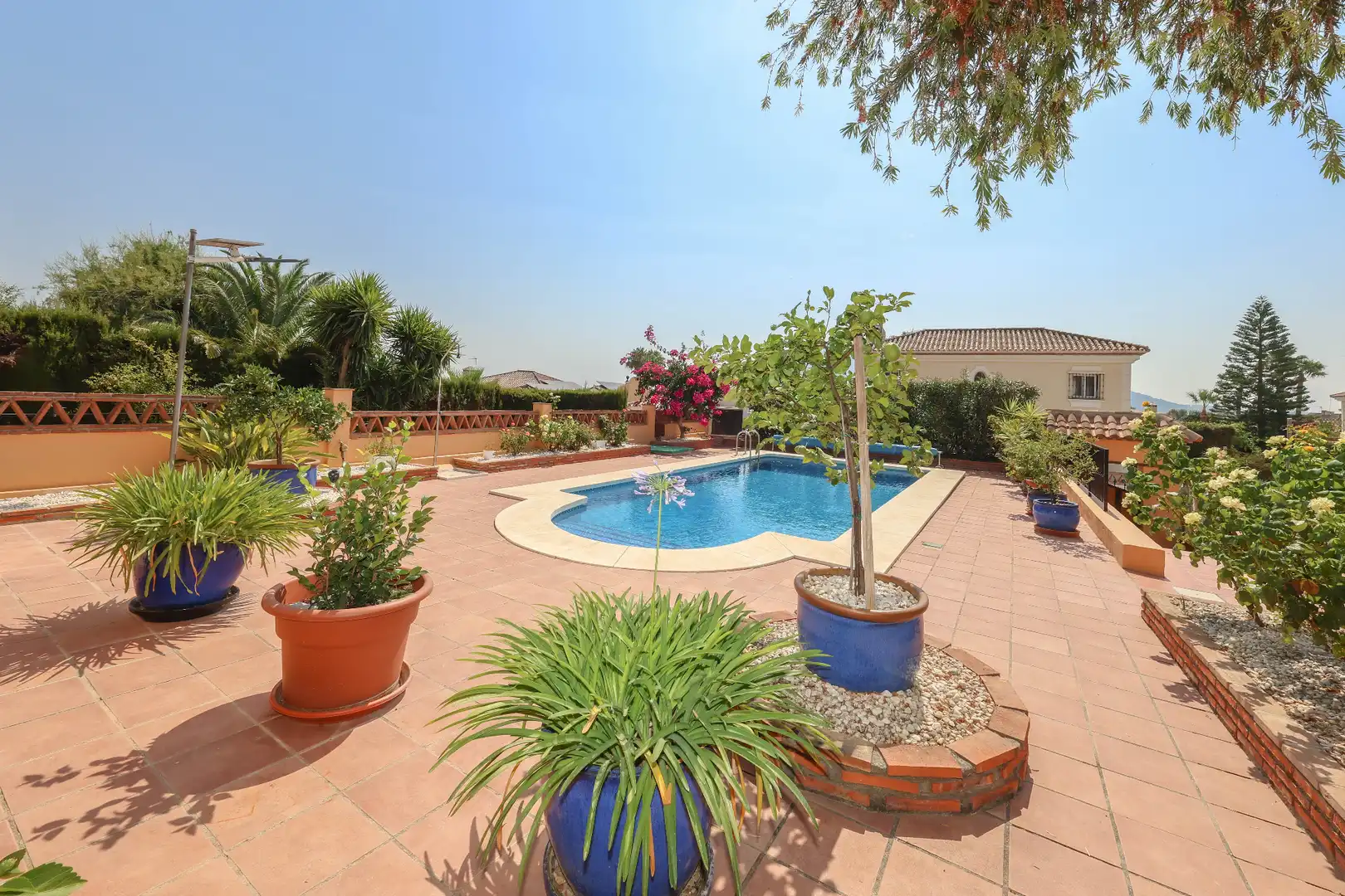 Swimming pool of Houses for sale in Coín