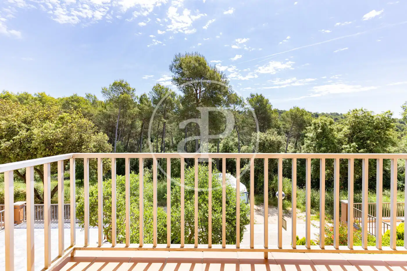 Terrasse von Einfamilien-Reihenhaus zum Verkauf in Sant Quirze del Vallès mit Klimaanlage, Heizung und Privatgarten