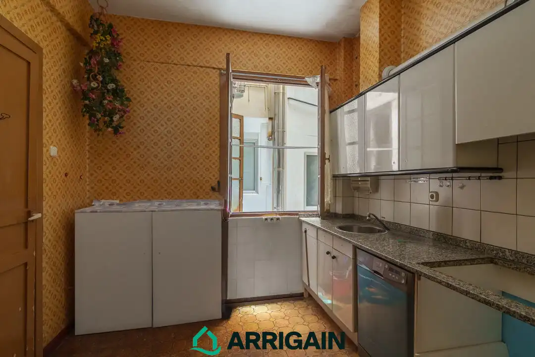 Cocina de Piso en venta en Pasaia con Calefacción y Balcón