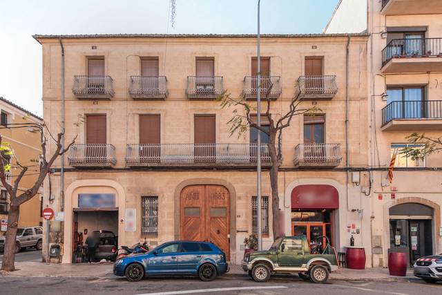 Piso en Venta en C/ Miquel Barceló  en Falset