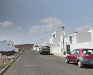 Vista exterior de Casa o xalet en venda en Tinajo amb Terrassa