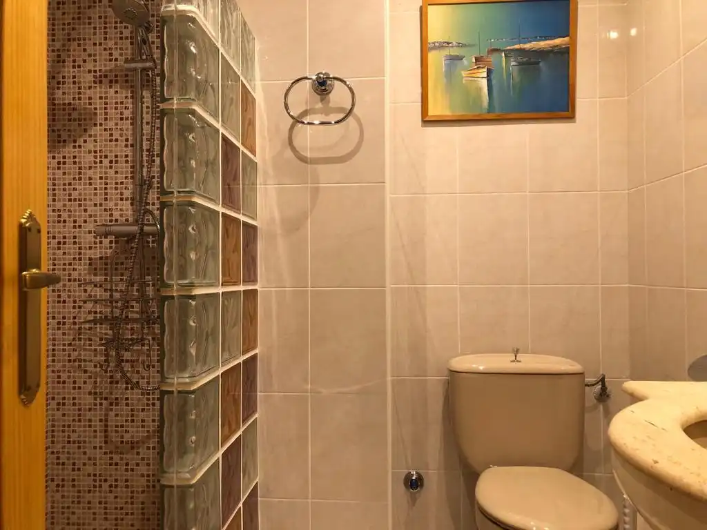 Badezimmer von Wohnung zur Miete in Albacete mit Heizung, Möbliert und Balkon