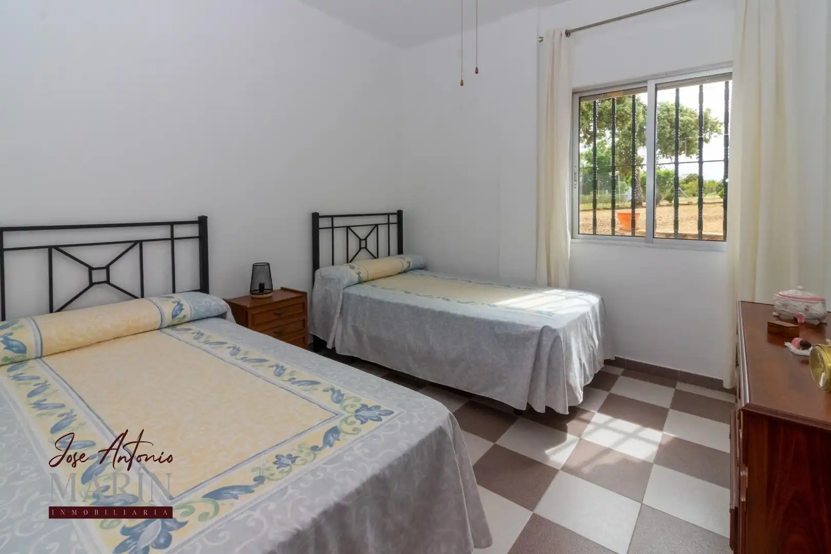 Habitación de Casa o chalet en venta en Badajoz con Aire acondicionado, Jardín privado y Piscina