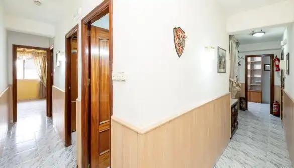 Piso en venta en Granada con Calefacción, Terraza y Balcón