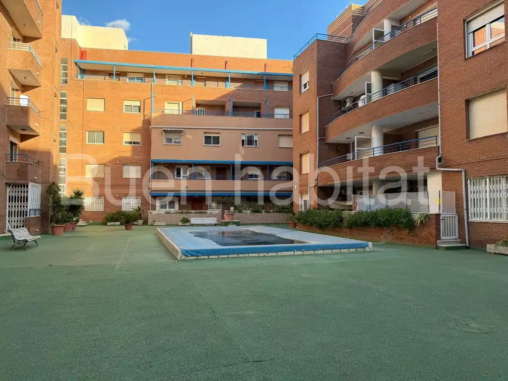 Flat with terrace for sale in Calle Pont (Del) 50