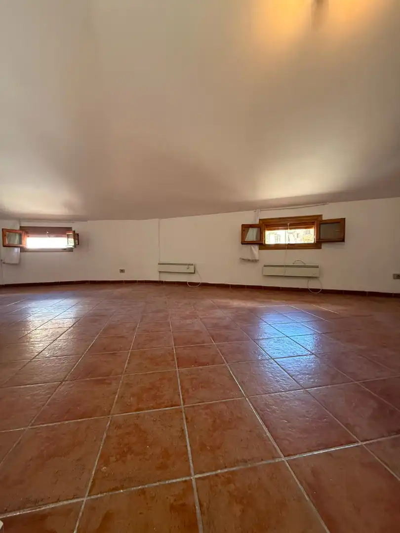 Casa adosada en venda en Cortes de Arenoso amb Calefacció, Moblat i Forn