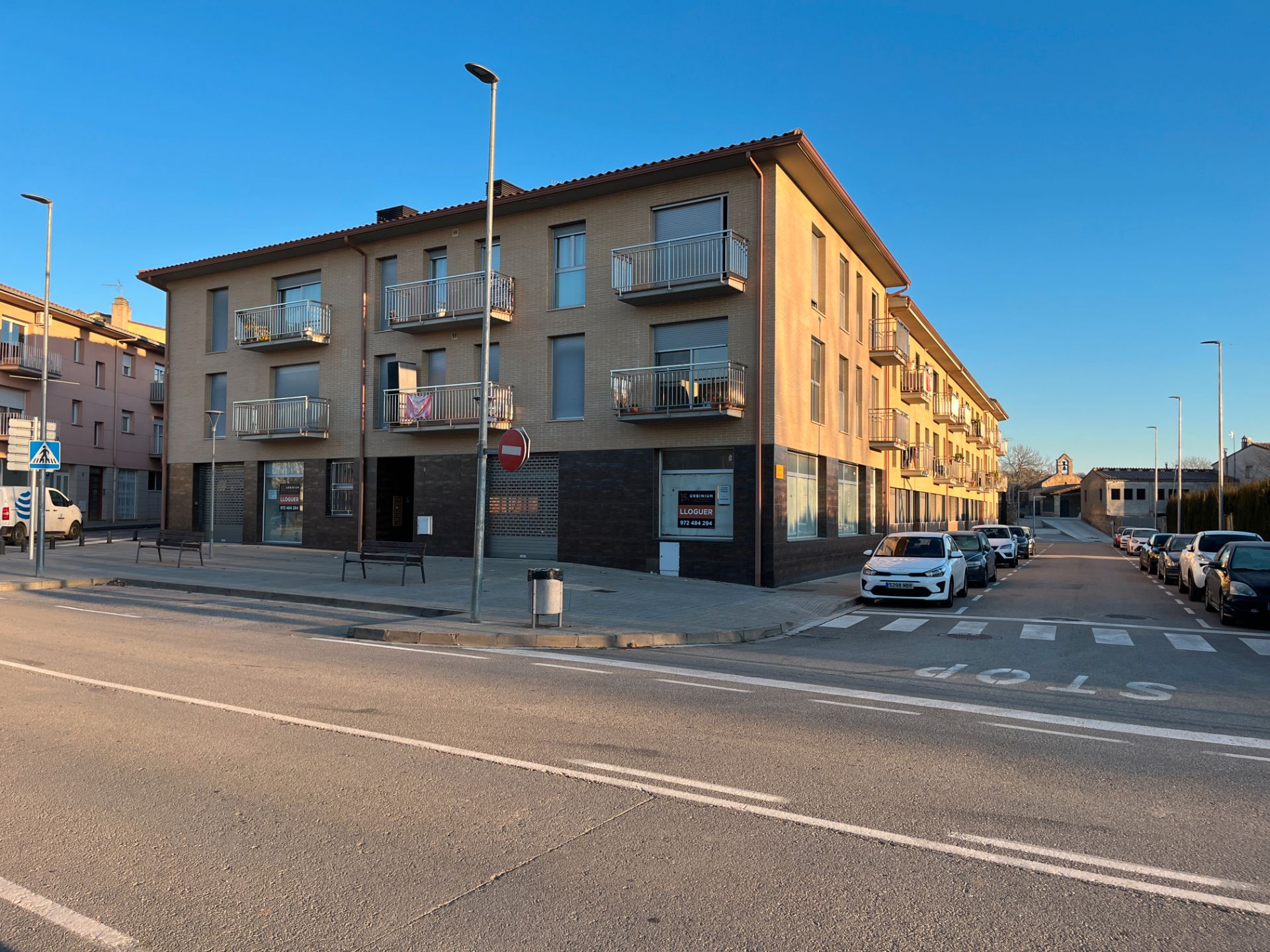 Vista exterior de Garatge de lloguer en Cornellà del Terri