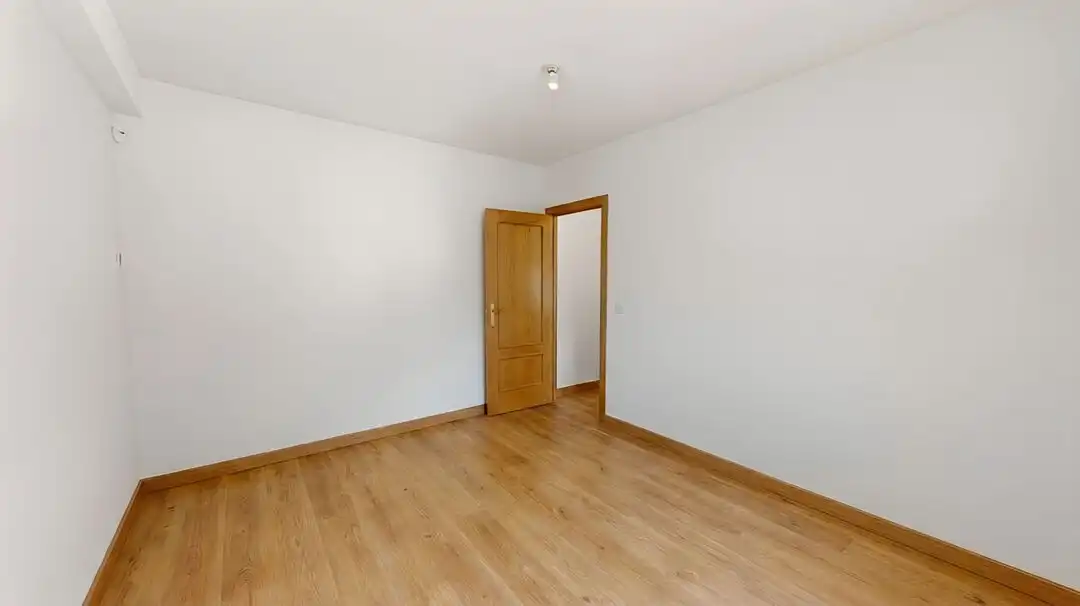 Schlafzimmer von Wohnung zum Verkauf in Madrid mit Klimaanlage und Heizung