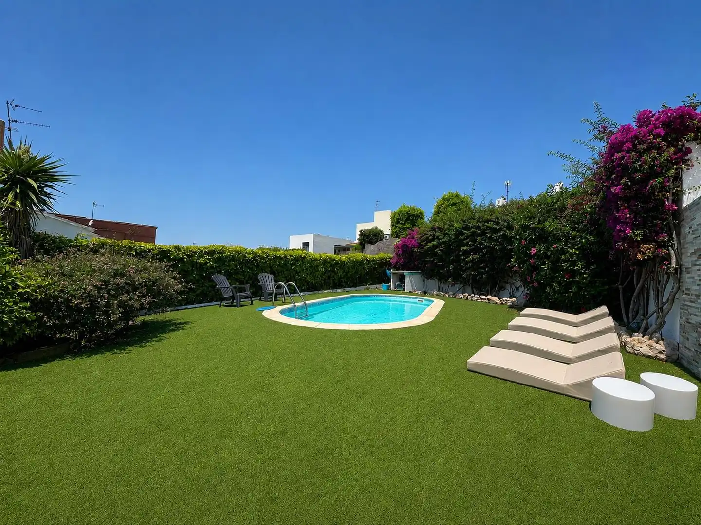 Piscina de Casa o chalet en venta en Sant Pere de Ribes con Aire acondicionado, Calefacción y Jardín privado