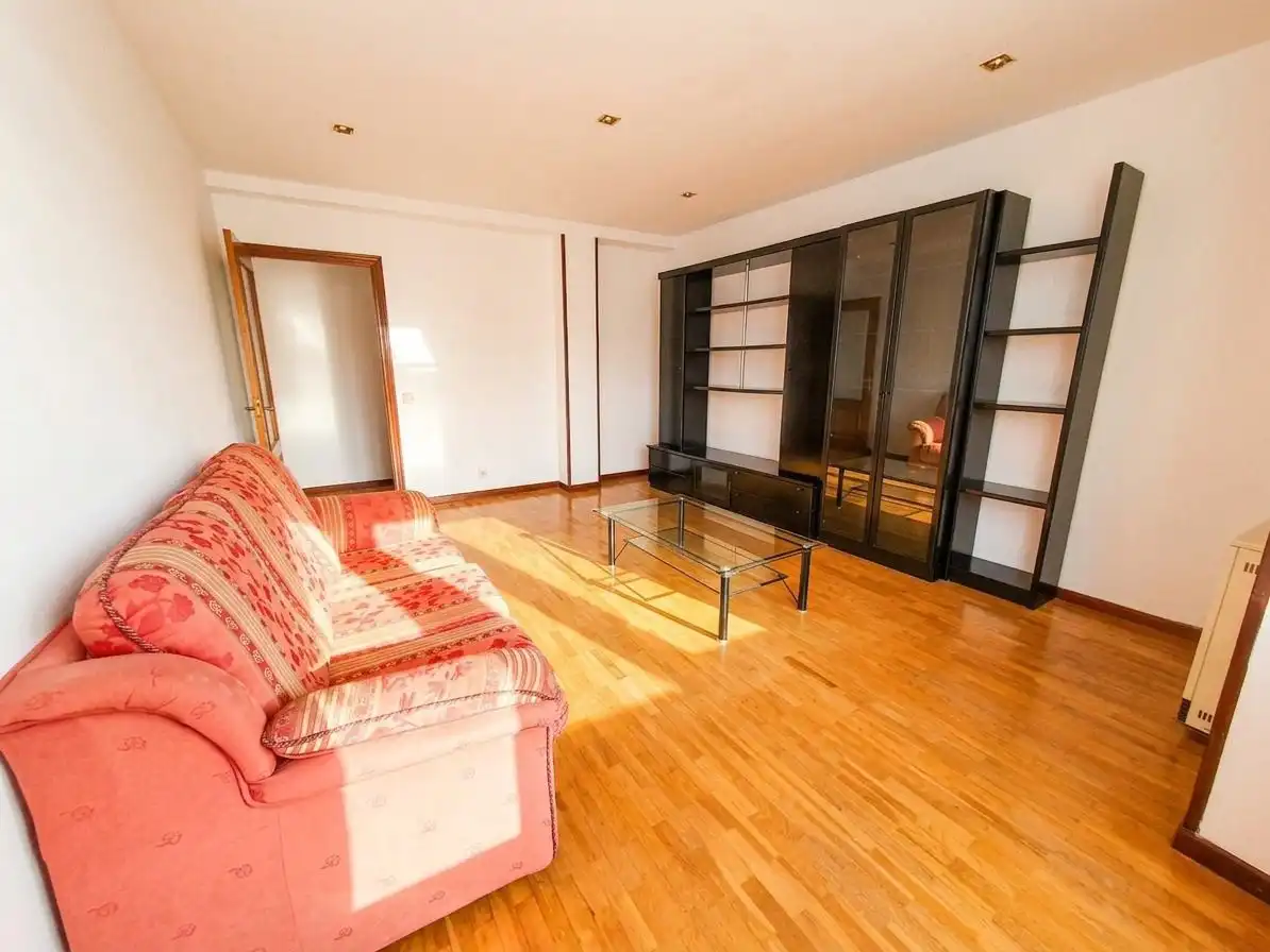 Sala d'estar de Pis en venda en Grado amb Calefacció, Terrassa i Traster