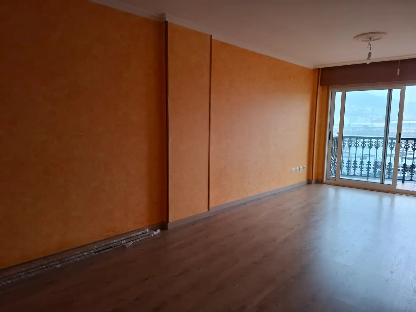 Schlafzimmer von Wohnung zum Verkauf in Viveiro mit Terrasse, Abstellraum und Balkon