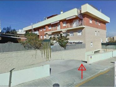 Individual en venda a Carrer Castell de Tona 11