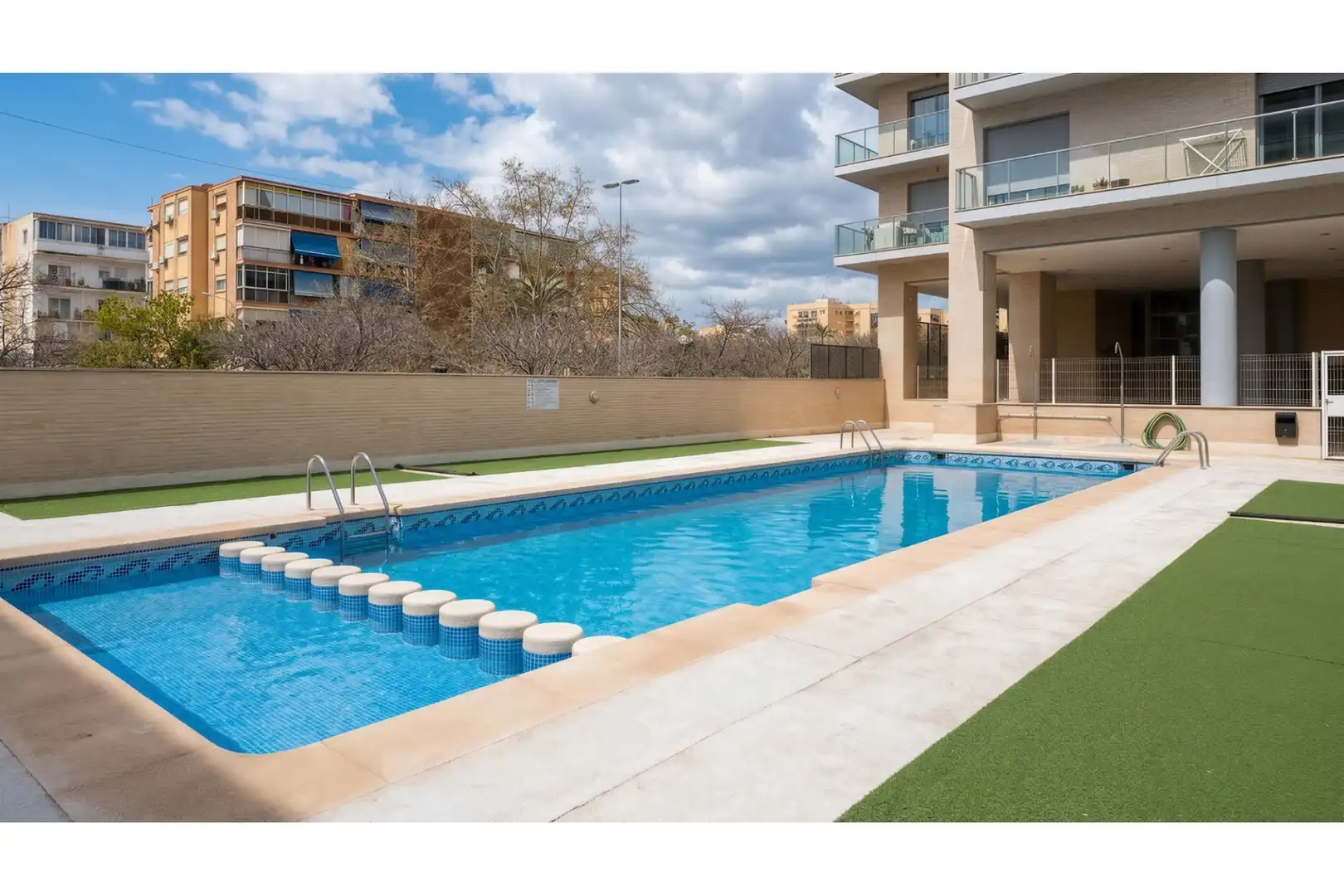 Swimming pool of Flat for sale in Alicante / Alacant  with Air Conditioner, Heating and Private garden