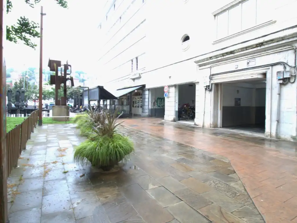 Vista exterior de Oficina en venda en Pasaia