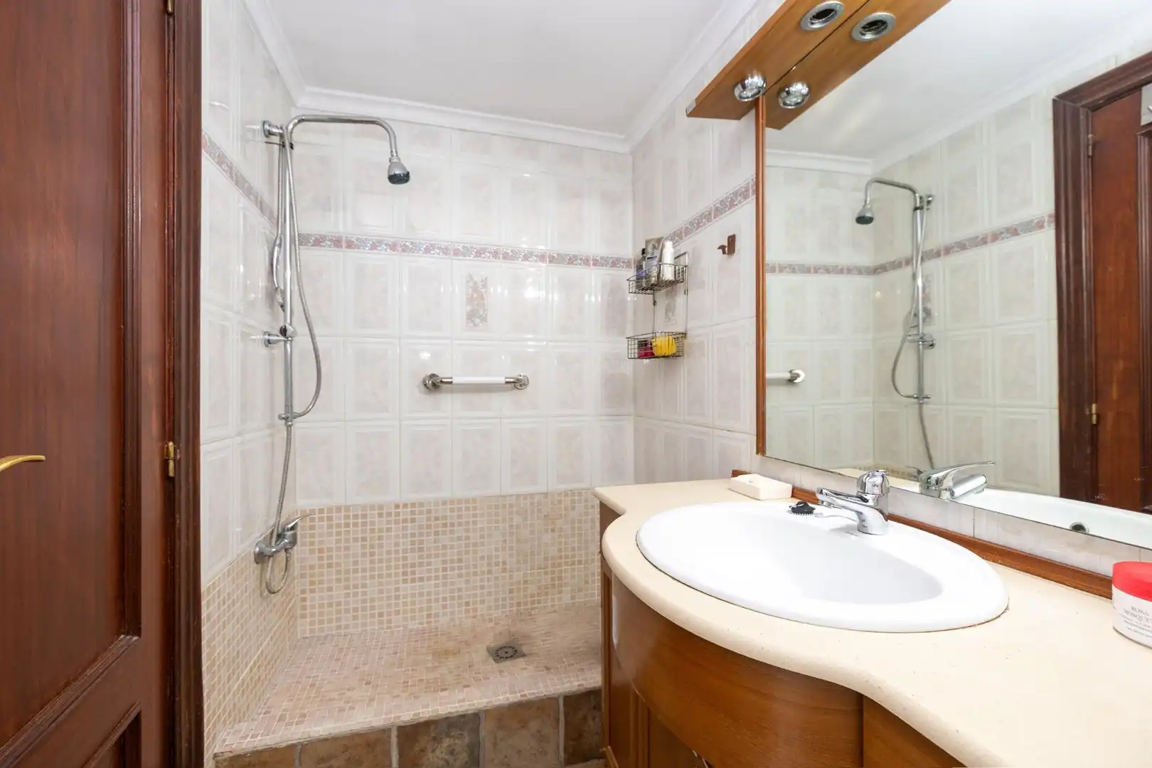Baño de Planta baja en venta en Granada