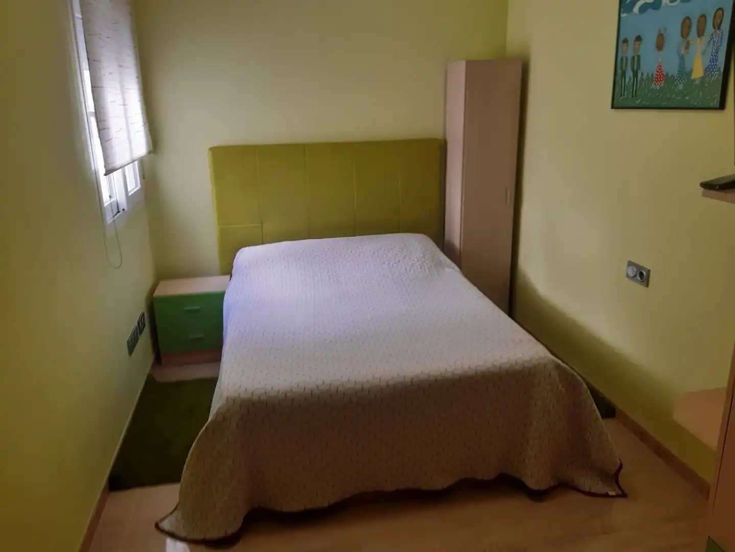 Dormitori de Pis de lloguer en Vinaròs amb Aire condicionat, Moblat i Forn