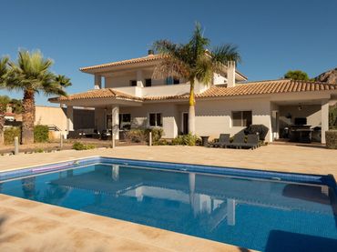 Villa con piscina in vendita a Calle de la Torre