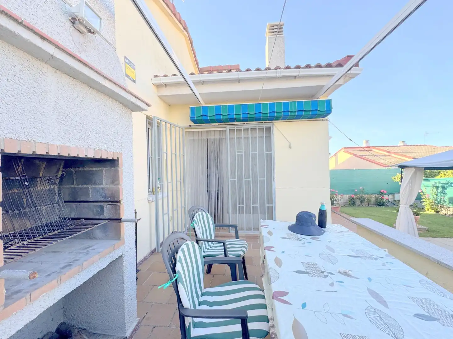 Terraza de Casa o chalet en venta en Herradón de Pinares con Calefacción, Jardín privado y Piscina