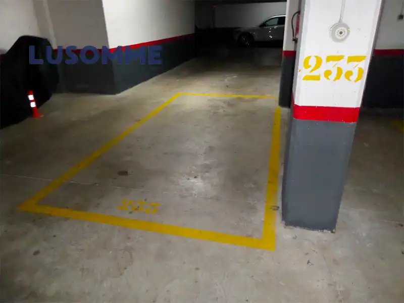Parkplatz von Maisonette zum Verkauf in Oropesa del Mar / Orpesa mit Klimaanlage, Terrasse und Abstellraum