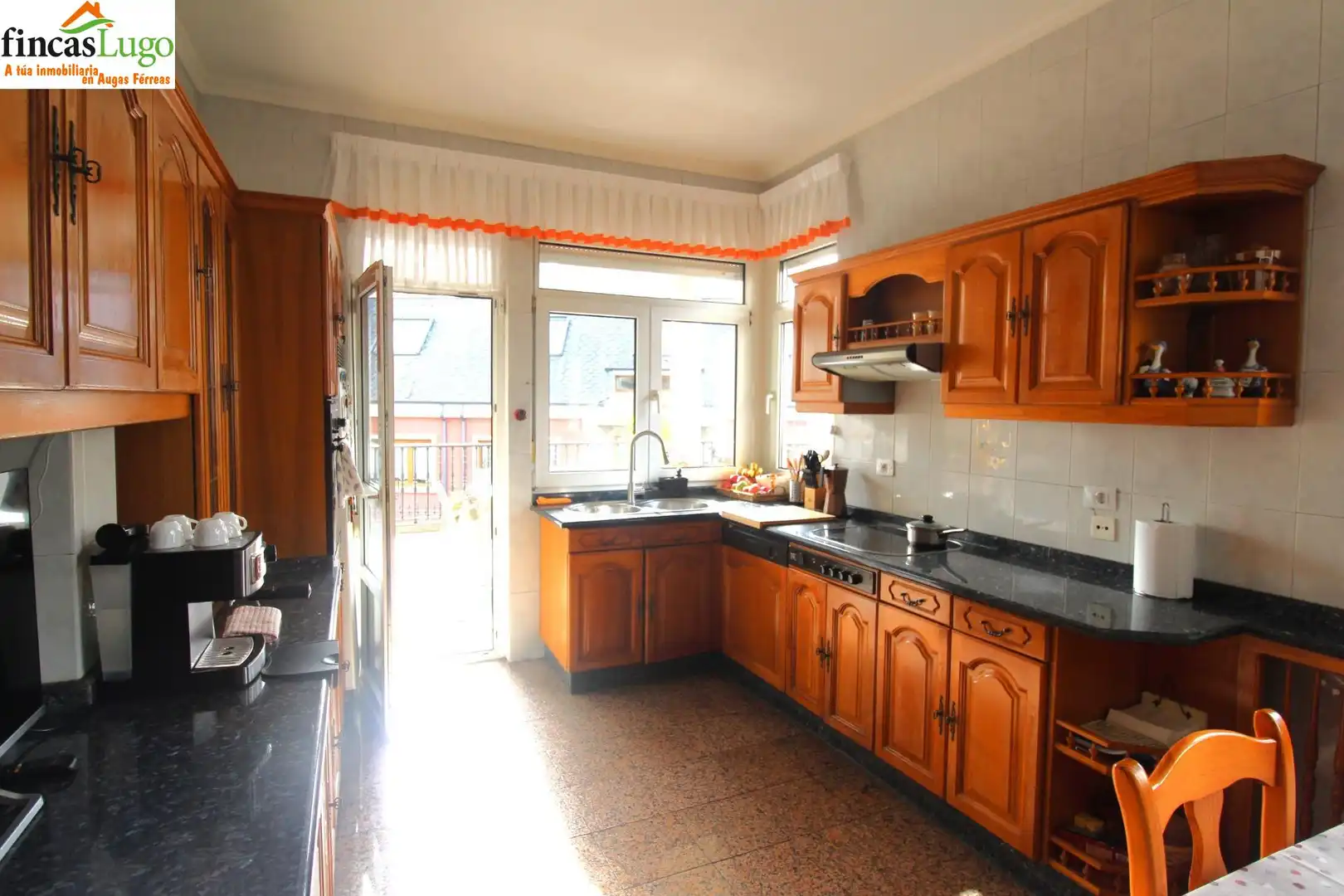 Cocina de Casa o chalet en venta en Lugo con Jardín privado, Terraza y Trastero