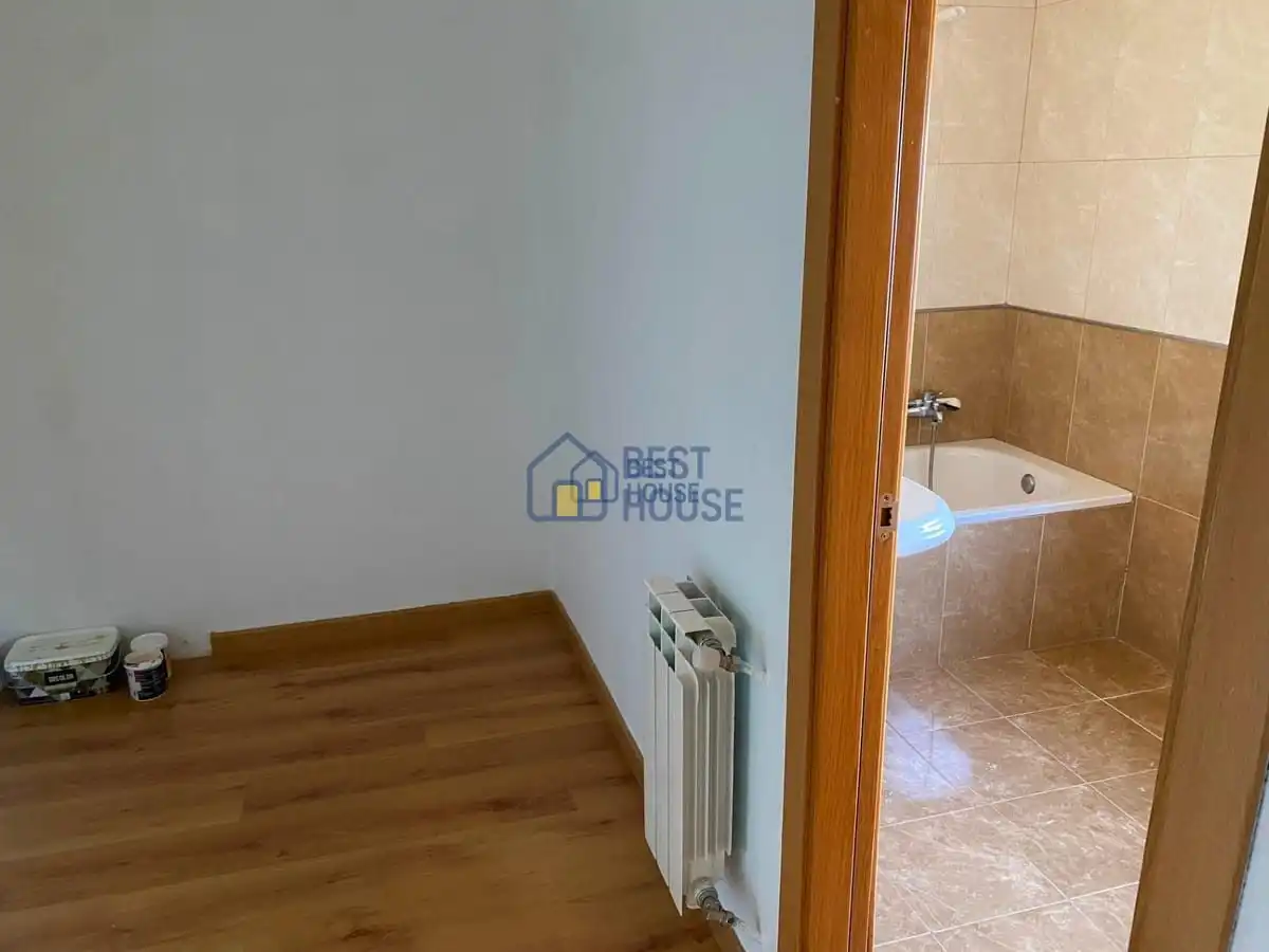 Detached homes for sale in Onzonilla  with Heating, Private garden and Parquet flooring